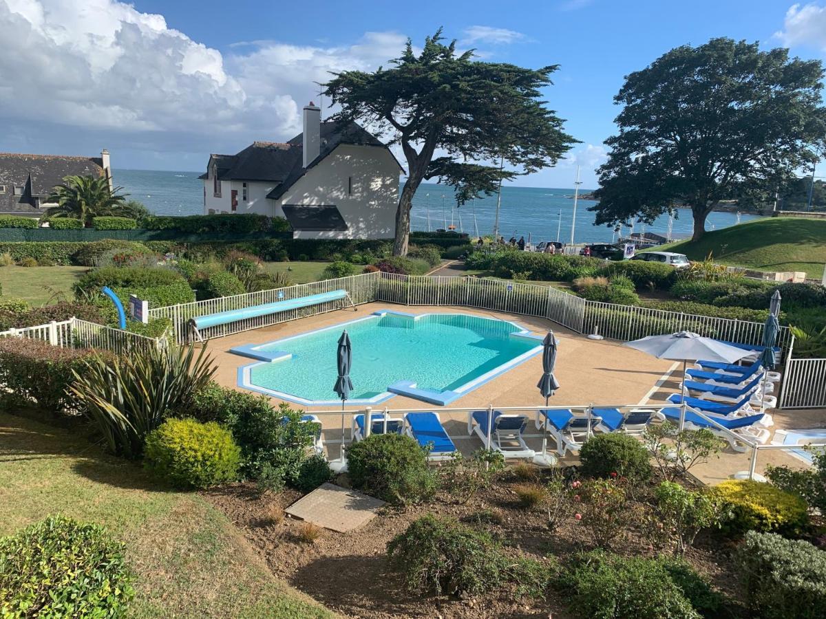 Апартаменты Plein Sud - Piscine Partagee Бенодет Экстерьер фото
